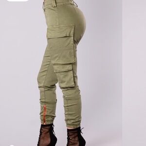 Women’s jogger cargo pants